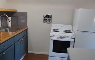 155 N RDG RD W
