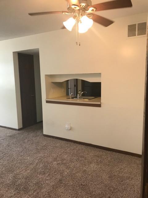 1 bed, 1 bath, 625 sqft, $850, Unit 4112 Wyndsor Terrace Building 1 #15