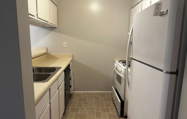 1 bed, 1 bath, 755 sqft, $999, Unit 6026C