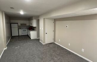 2 beds, 1 bath, $900, Unit 8