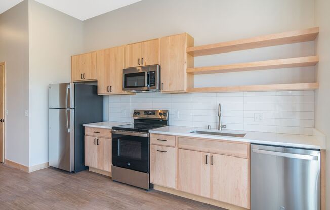 Studio, 1 bath, 466 sqft, $1,460, Unit 128