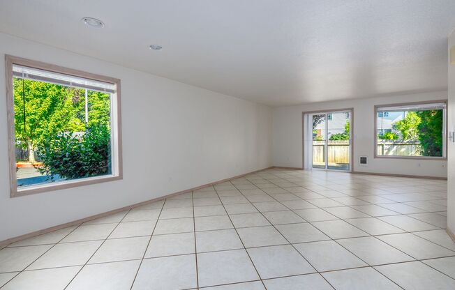 Roomy 2 Bedroom Townhome in Quaint Community!
