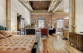 Evolve Real Estate: Elegant Urban Loft 1 Bed/1 Bath, 1016 SQFT With Full Bathroom in The Heart of LoDo!