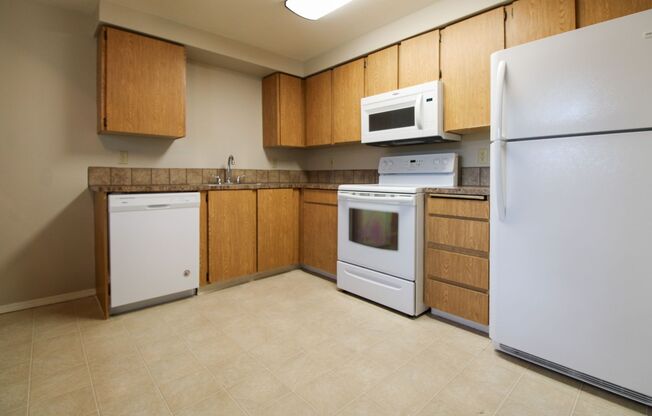 2 beds, 1 bath, 840 sqft, $1,295, Unit 78