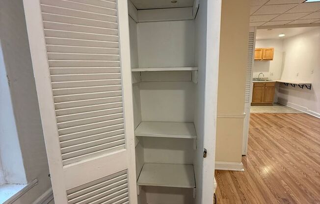 Studio, 1 bath, 315 sqft, $1,200, Unit New King Edward 1A4