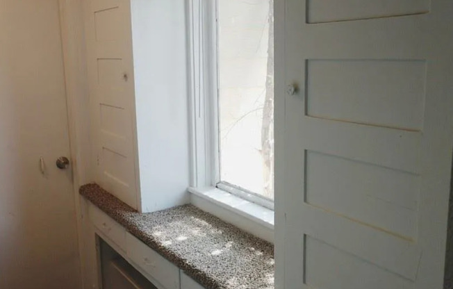 2 Bed, 1 Bath Duplex