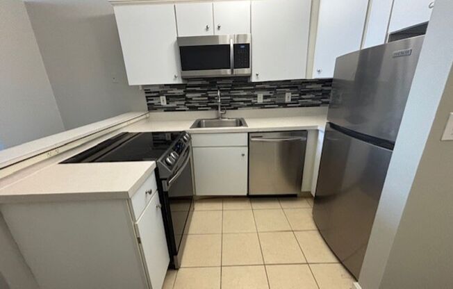 1 bed, 1 bath, 670 sqft, $1,199, Unit 610