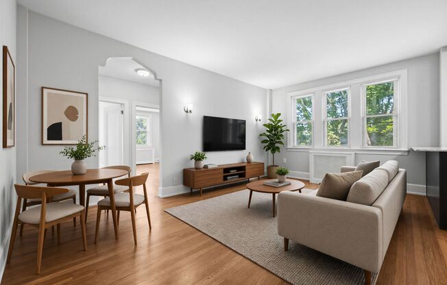 2 beds, 1 bath, 902 sqft, $2,300, Unit 210A