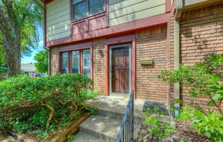 FOR LEASE | Townhouse | 2 Bed, 1.5 Bath | $1275 Rent