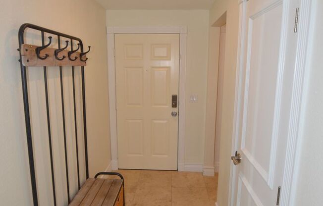 Beautiful and Bright Furnished, 1 Bd / 1 Ba Condo w/ Pool View