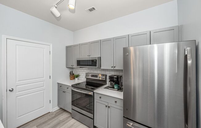 1 bed, 1 bath, $2,100