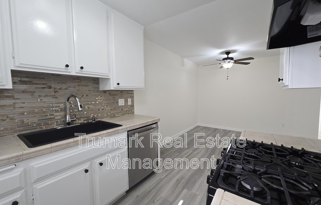 475 E ORANGE GRV AVE