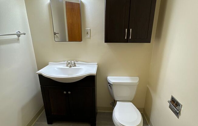 2 beds, 1.5 baths, 1,106 sqft, $1,650, Unit 103