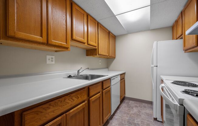 2 beds, 1 bath, 900 sqft, $1,049, Unit 112 I
