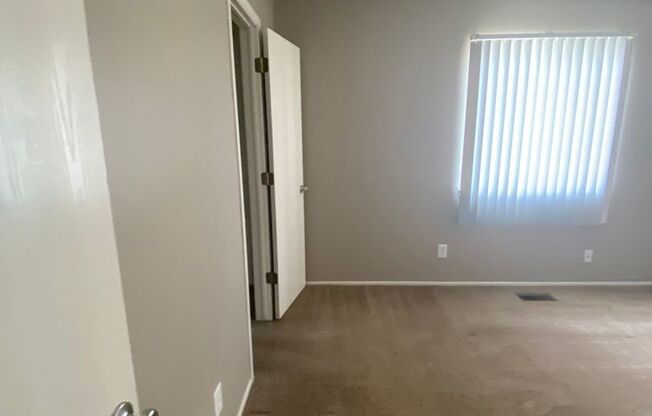 2 beds, 1 bath, 869 sqft, $1,139, Unit 12746T