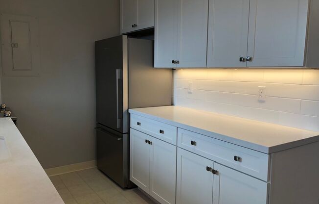 2 beds, 1.5 baths, 1,000 sqft, $3,695, Unit 11