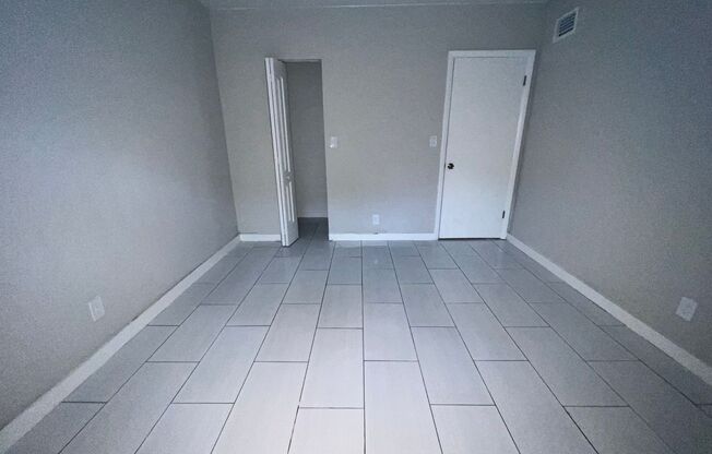 2 beds, 1 bath, 800 sqft, $1,850, Unit 2