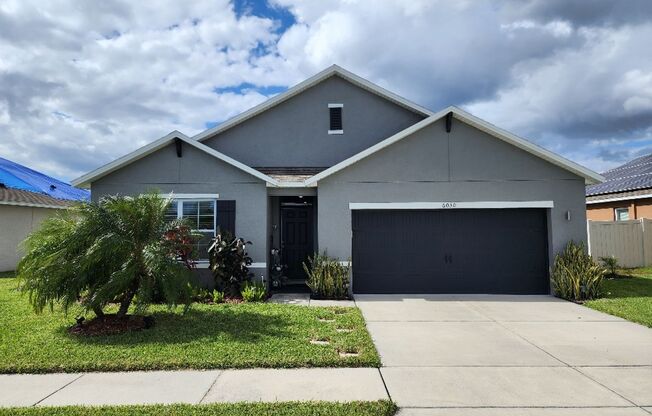 Beautifully 4-Bedroom, 2-Bath house in Lakeside Landing Community.