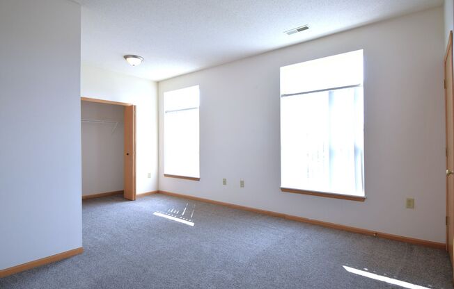 3 beds, 2 baths, 1,550 sqft, $2,310, Unit 1322-302