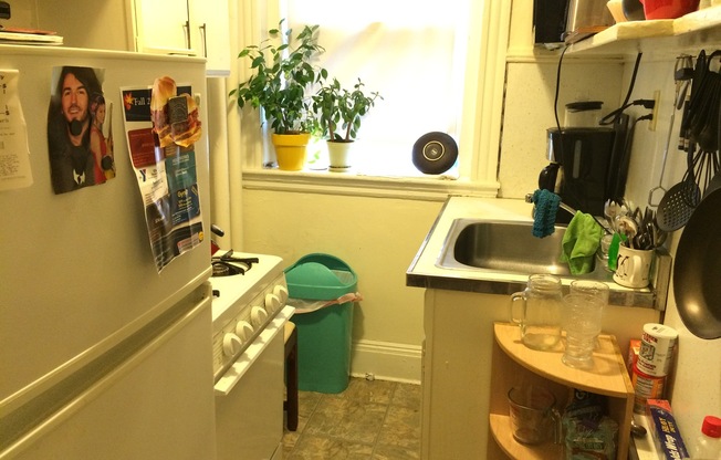 Studio, 1 bath, 297 sqft, $2,100, Unit 01-042