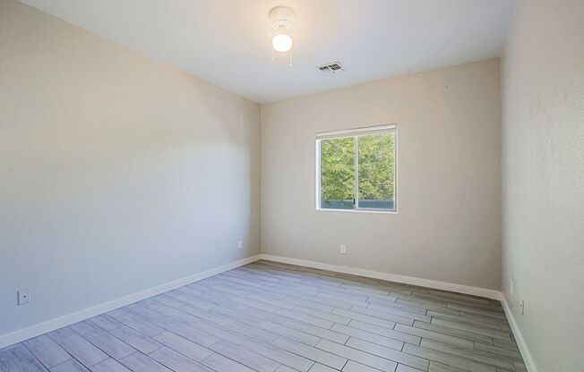 Nice remodel 2 bedroom Condo with balcony. (1614 West Purdue Ave #202 Phoenix Arizona)