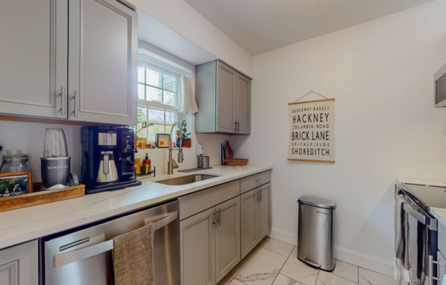 Beautiful 2 Bedroom Multi Level Condo