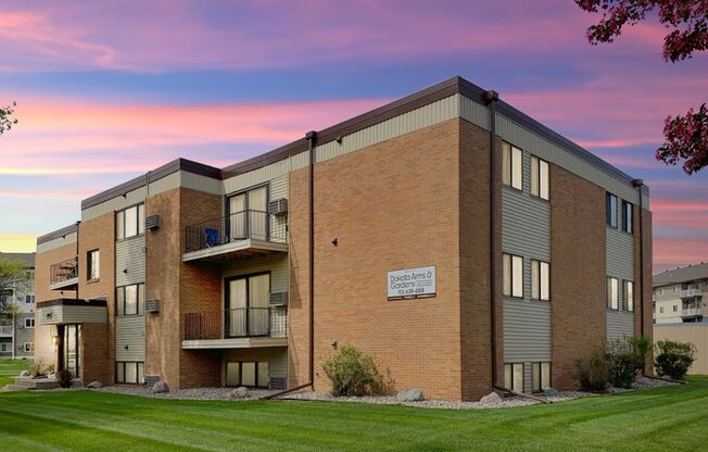 Dakota Arms & Gardens