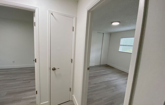 2 beds, 1 bath, 890 sqft, $1,555, Unit 43