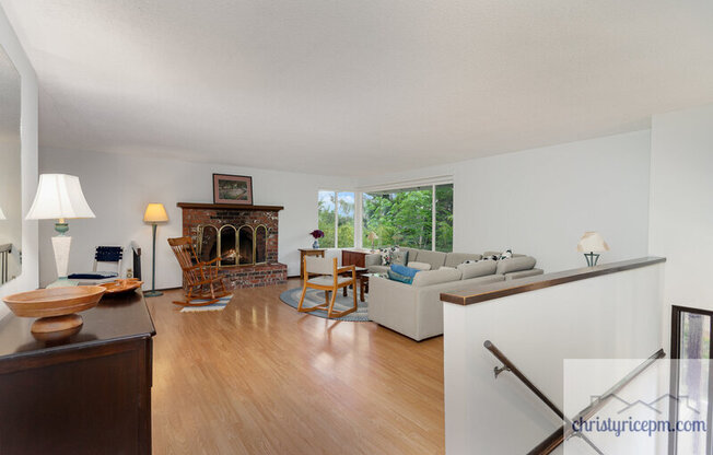 13709 SE 23 ST