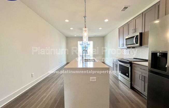 3 beds, 2.5 baths, 1,634 sqft, $2,899, Unit 19