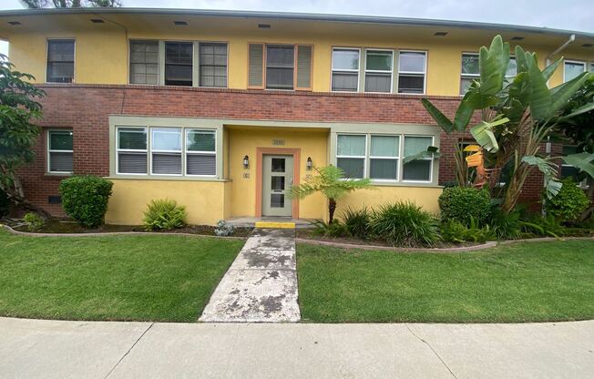 1000-1050 E. SAN ANTONIO
