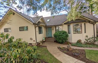 Beautiful 3-Bedroom, 2-Bath Home In South Eugene!