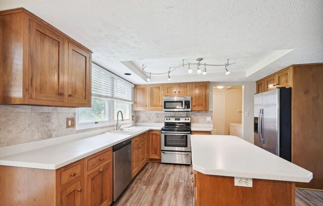 1402 Kingstream Dr, Herndon, VA 20170