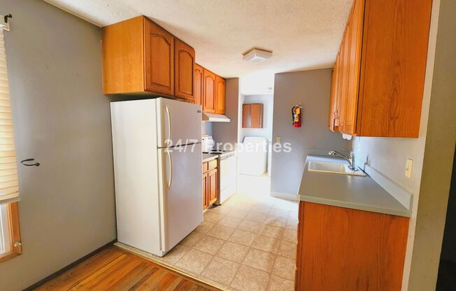 3 beds, 1 bath, $2,550