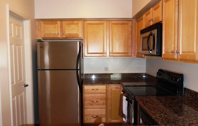 2 beds, 2 baths, 840 sqft, $2,331, Unit 4-0608