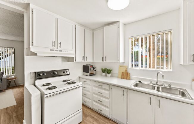 3 beds, 2 baths, 1,170 sqft, $2,795, Unit G-04