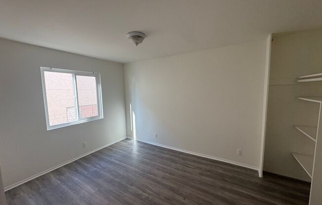 2 beds, 1 bath, $2,100, Unit 14143-01