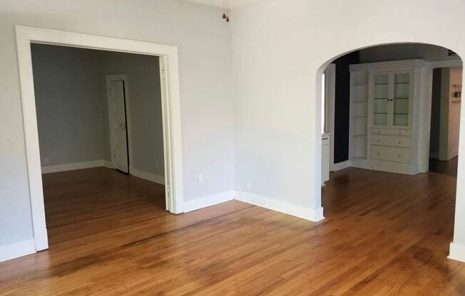 2 beds, 1 bath, $1,600