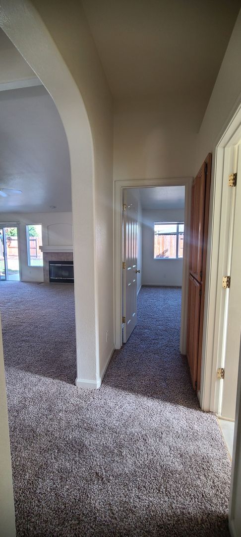 3 beds, 2 baths, $2,595