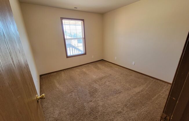 2 beds, 1 bath, $750, Unit 712 Cedar Dr Apt D