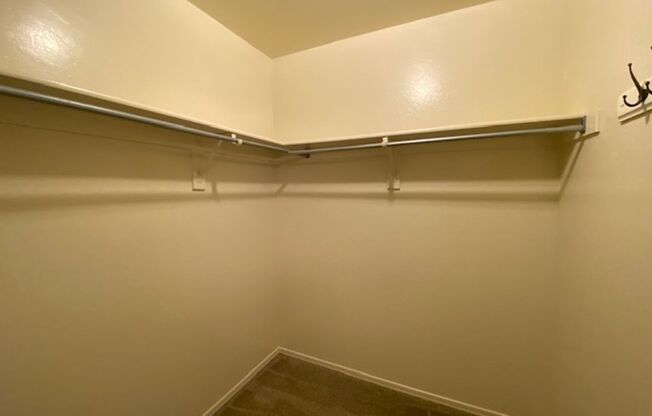 3 beds, 2.5 baths, $2,345