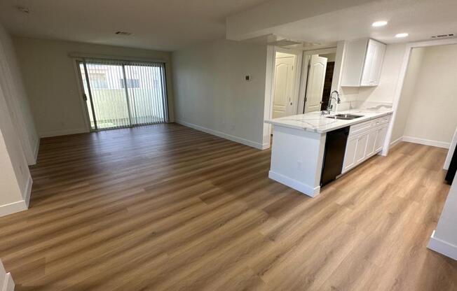 2 beds, 2 baths, 1,002 sqft, $1,500, Unit UNIT 1008