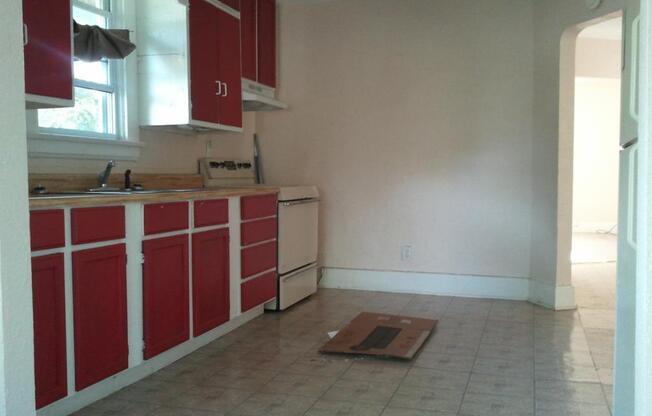 3020 N. Detroit Ave.