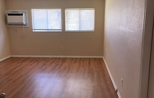 Bay Area- Large 4/2.5- huge master bedroom.