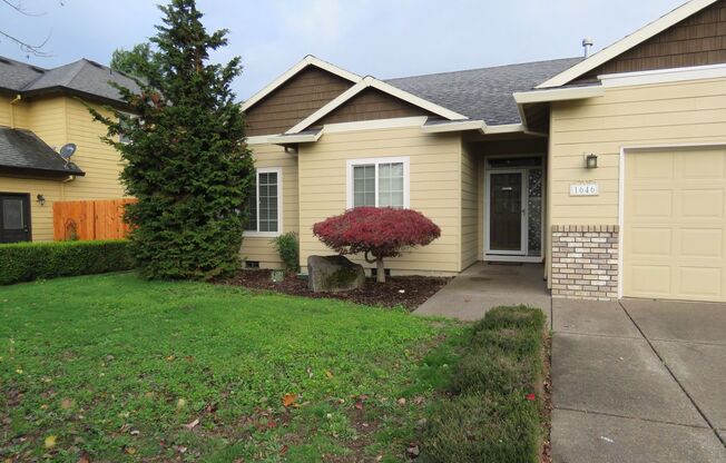 3 Bedroom Canby Ranch Style Home Available !!