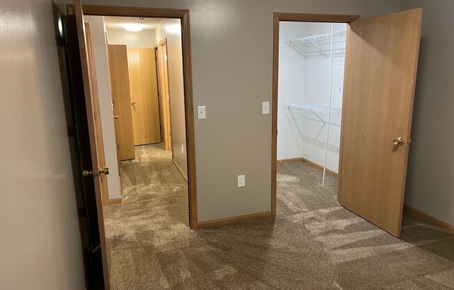 1 bed, 1 bath, 772 sqft, $1,039, Unit 1-106