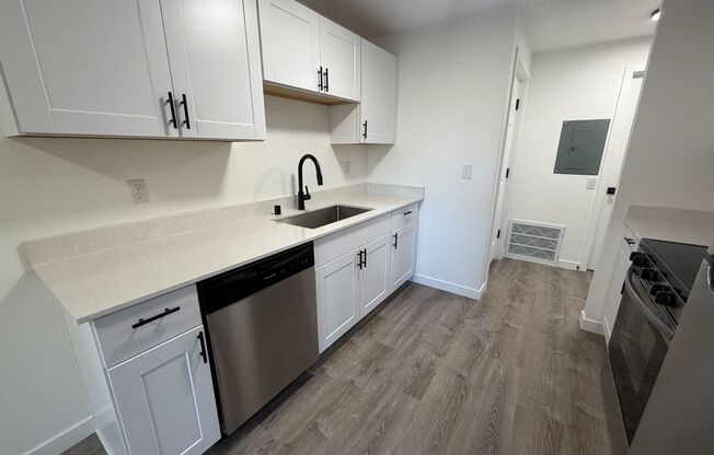 1 bed, 1 bath, 730 sqft, $1,275, Unit 18-25