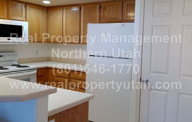 2 Bed 2 Bath Condo in Clearfield Available!