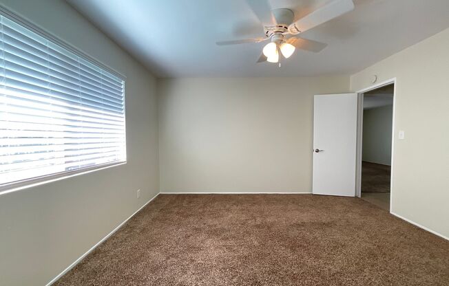 2 beds, 1 bath, 900 sqft, $2,295