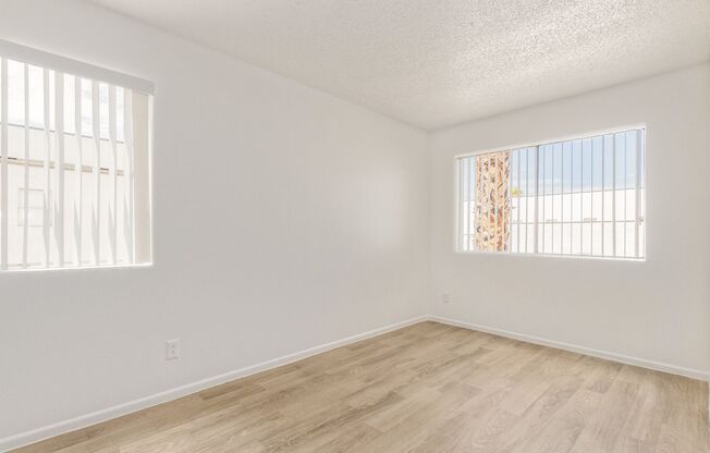 2 beds, 1 bath, 700 sqft, $1,150, Unit 221